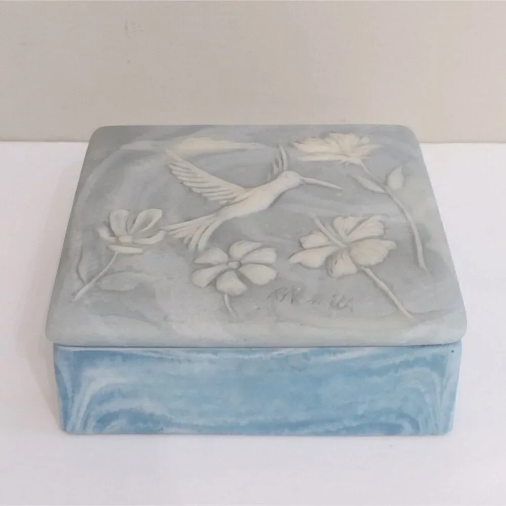 Vtg Signed Robert Nemith Hummingbird & Floral Inlay Blue Soapstone Trinket Box